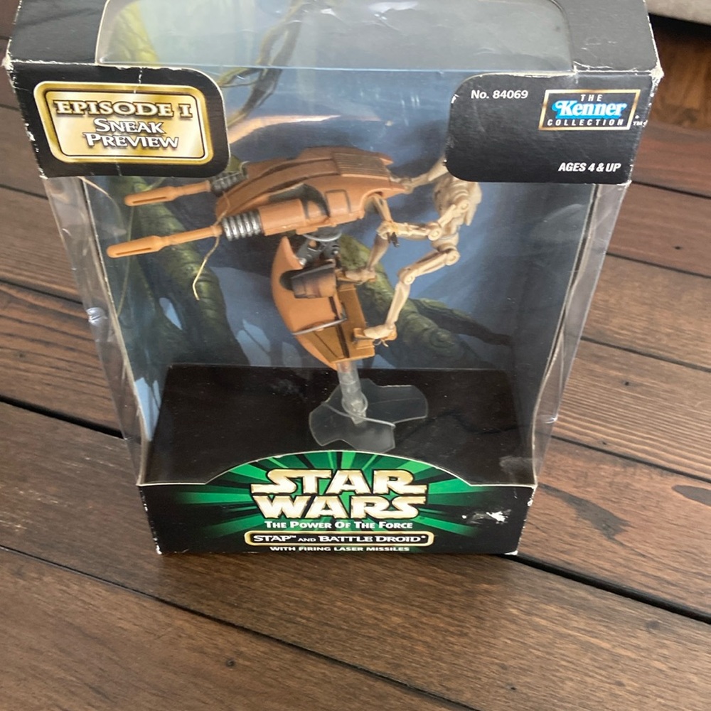 The Power Of The Force 
Stap- And Battle Droid With Firing Laser Missiles